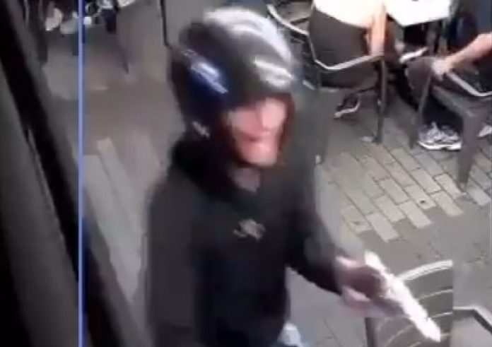 Τρόμος στο Μεντεγίν: Πρώην ποδοσφαιριστής πυροβολήθηκε κατά τη διάρκεια ληστείας – (VIDEO)