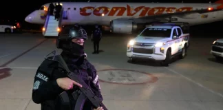 Το Ανώτατο Δικαστήριο επιτρέπει στον Τραμπ να εφαρμόσει τον νόμο περί εχθρών αλλοδαπών για άμεσες απελάσεις