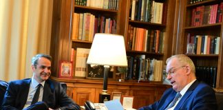 Συναντήθηκαν Μητσοτάκης και Τασούλας στο Προεδρικό Μέγαρο – «Oι ενδείξεις για τη δυναμική της οικονομίας είναι όλες θετικές»