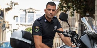 H NIKH ζητά την ποινική και πειθαρχική δίωξη του διοικητή Τμήματος Αντιμετώπισης Ρατσιστικής Βίας Αττικής