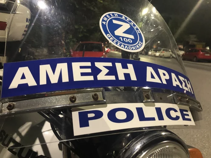 Θεσσαλονίκη: Τον τσάκωσαν να προσπαθεί να πουλήσει απομίμηση του iPhone 16 pro max