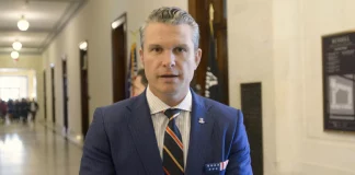 Οι ΗΠΑ δεν επιδιώκουν πόλεμο με την Κίνα, λέει ο υπουργός Άμυνας Πιτ Χέγκσεθ