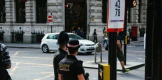 Άρχισε ο Οργουελικός εφιάλτης στην Βρετανία: Νεαρή μητέρα στη φυλακή για ανάρτηση στο Χ!