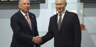 Στη Μόσχα για άλλη μια φορά μεταβαίνει ο απεσταλμένος του Τραμπ