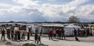 Καστέλλα Ευβοίας: Συγκεντρώθηκαν 50 Ρομά από καταυλισμό για να απειλήσουν ιδιοκτήτη μίνι μάρκετ