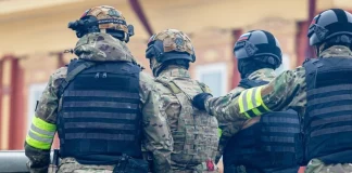 Ρωσία: Βαριές ποινές σε πέντε νέους που έκαψαν ελικόπτερο διάσωσης «κατ’ εντολή της Ουκρανίας»