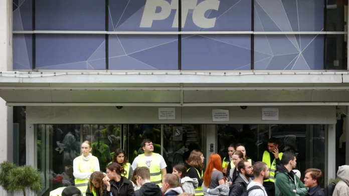 Αποκλεισμένη από τους φοιτητές παραμένει η δημόσια τηλεόραση στη Σερβία
