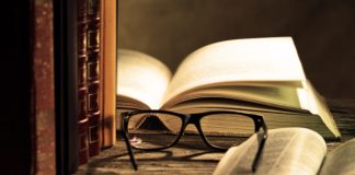 «Πυρ ομαδόν» κατά του Μητσοτάκη – «Έδειξε» την πόρτα της εξόδου στους εκπαιδευτικούς που αρνούνται την αξιολόγηση