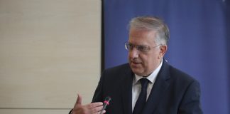 Πάσχα: «Κομμένο» το «καλάθι του νονού» λέει ο Τάκης Θεοδωρικάκος