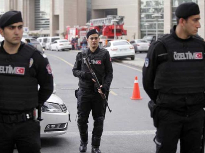Τουρκία: Εντάλματα σύλληψης κατά 16 πολιτών επειδή κάλεσαν σε εμπορικό μποϊκοτάζ