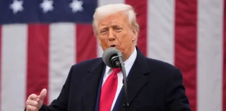 «Κρατάτε γερά, δεν θα είναι εύκολο» λέει ο Τραμπ στους Αμερικανούς – «Είναι μια οικονομική επανάσταση και θα κερδίσουμε»