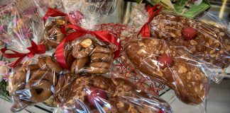 Πάσχα 2025: «Παγωμένη η αγορά» λέει ζαχαροπλάστης – Αύξηση 10% στα τσουρέκια, 20% στα σοκολατένια αυγά