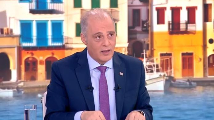 Βελόπουλος στο OPEN: Επιμένω στην οπλοκατοχή στο σπίτι αλλά το κράτος να ελέγχει ποιος έχει το όπλο – (VIDEO)