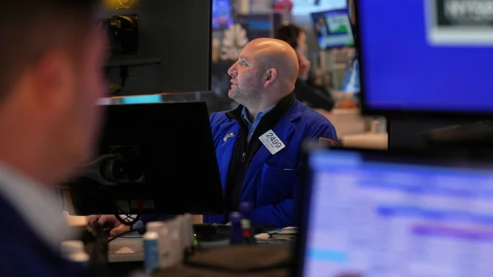 Χάθηκαν πάνω από 2 τρισ. δολάρια στη Wall Street μετά τους δασμούς Τραμπ – Η χειρότερη συνεδρίαση από το 2020