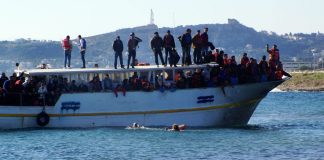 Τραγωδία στη Μάγχη: Μητέρα και παιδί νεκροί σε υπερφορτωμένη λέμβο μεταναστών