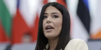 Η Λατινοπούλου εγκαινιάζει τα νέα της γραφεία