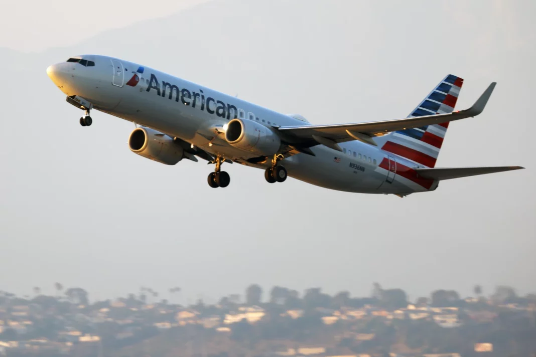 241115-american-airlines-al-0820-39af54