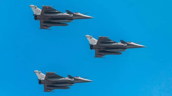 Ινδία vs Πακιστάν: Η Ινδία έχει 1,45 στρατιώτες