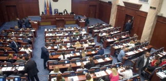 Εξελίξεις στη Βόρεια Μακεδονία: Το αλβανικό κόμμα του υπουργού Υγείας αποχωρεί από την κυβέρνηση