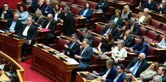 Τι συμβαίνει στο «τρίγωνο» ΠΑΣΟΚ, ΣΥΡΙΖΑ και Ζωής