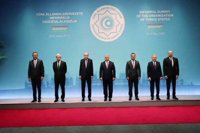 Προκλητικός Ερντογάν διαφημίζει το ψευδοκράτος και πιέζει για ένταξη στα τουρκογενή κράτη