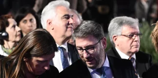 Ο Νίκος γυρνάει την πλάτη στην Ζωή