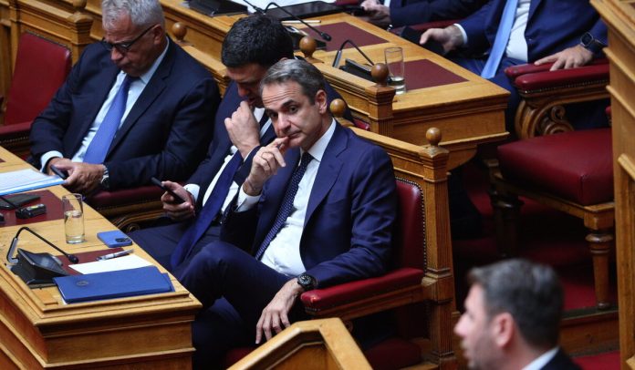 Γιατί η κυβέρνηση ξαναβάζει στο στόχαστρο το ΠΑΣΟΚ