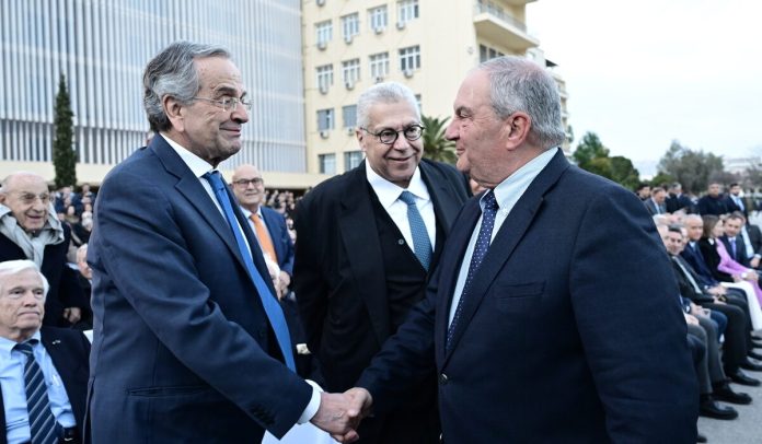 Τα σχέδια Σαμαρά και οι «αστερίσκοι» Καραμανλή