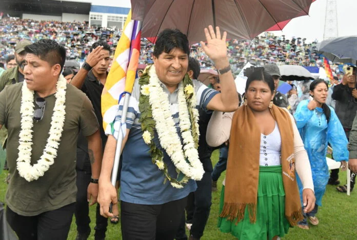 Evo-Morales_Volivia-696x467