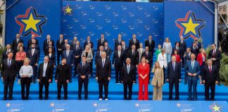 Ολοι μαζεύτηκαν στην Αλβανία, αλλά ο πρωθυπουργός έλειπε για οικογενειακές υποθέσεις