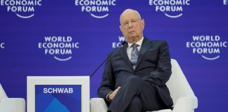 Για οικονομικά σκάνδαλα και απάτες κατηγορούν τον «βασιλιά του Νταβός» – Τι αποκαλύπτουν οι FT για τον Κλάους Σβαμπ