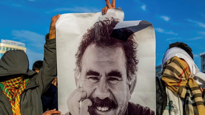 Την αυτοδιάλυσή του ανακοίνωσε το ΡΚΚ