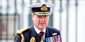 Βρετανία: Η σύγκρουση στην ηγεσία του στρατεύματος που έφερε την αποκάλυψη για την ερωτική σχέση του αρχηγού του Πολεμικού Ναυτικού