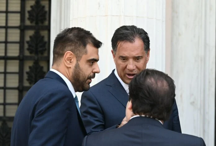 adonimarinaki1-696x471