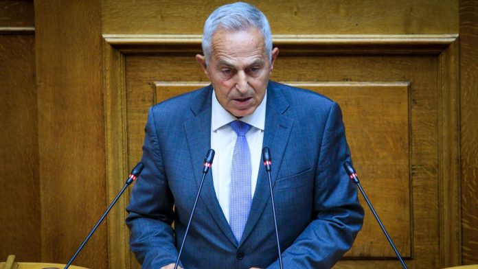 «Κόλλησε» η μεταγραφή Αποστολάκη στο ΠΑΣΟΚ