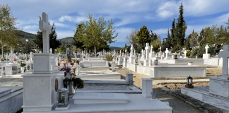 Απίστευτο περιστατικό στον Βόλο: Ξέθαψαν λάθος άνθρωπο – Σε σοκ οι συγγενείς