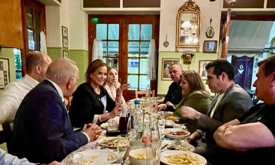 cd17329e6e16832031d06f5526ba9e07_L