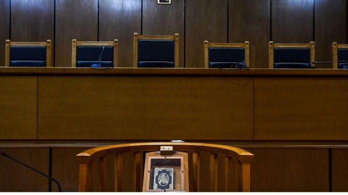 Ούτε μία μέρα δεν μείωσε το Εφετείο Δωδεκανήσου τις ποινές κάθειρξης σε βάρος των “γονέων” από τη Λέρο που κακοποιούσαν σεξουαλικά τα παιδιά τους