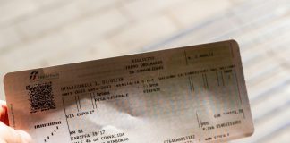 Φοιτητής πλαστογράφησε 892 αεροπορικά εισιτήρια και κατάφερε να αποσπάσει 86.000 ευρώ