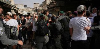 Επίθεση εθνικιστών κατά Παλαιστινίων στην Ανατολική Ιερουσαλήμ – Χτύπησαν ακόμα και Ισραηλινούς ακτιβιστές