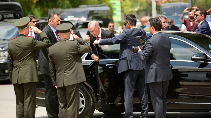 Ερντογάν: Εγκαινιάζει προεδρικό συγκρότημα στο ψευδοκράτος – «Βάζουμε ακόμα μια σφραγίδα σε αυτά τα εδάφη»