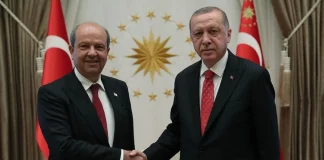 Με καθυστέρηση και υπό βροχή στα κατεχόμενα ο Ερντογάν