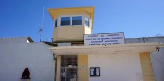 Έγκλειστος των φυλακών Αγίου Στεφάνου πιάστηκε με αυτοσχέδιο λεπίδι και κινητό