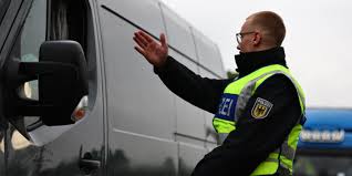 Ο Τουσκ απειλεί τη Γερμανία με κλείσιμο συνόρων αν συνεχίσει να στέλνει μετανάστες στην Πολωνία