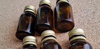 Ελεύθερη η ογκολόγος με τα μαντζούνια – Ξεσπούν οι συγγενείς θυμάτων