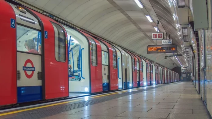 Επανήλθε το ρεύμα από τον ΔΕΔΔΗΕ και αποκαταστάθηκε η κυκλοφορία στη μπλε γραμμή του Μετρό