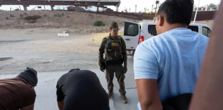 Νεκροί εννιά μετανάστες υπό κράτηση στις ΗΠΑ αφότου ορκίστηκε πρόεδρος ο Τραμπ