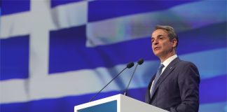 Κυβέρνηση: Προσπάθεια για βήματα προς τα εμπρός, αλλά με το βλέμμα πίσω στα Τέμπη