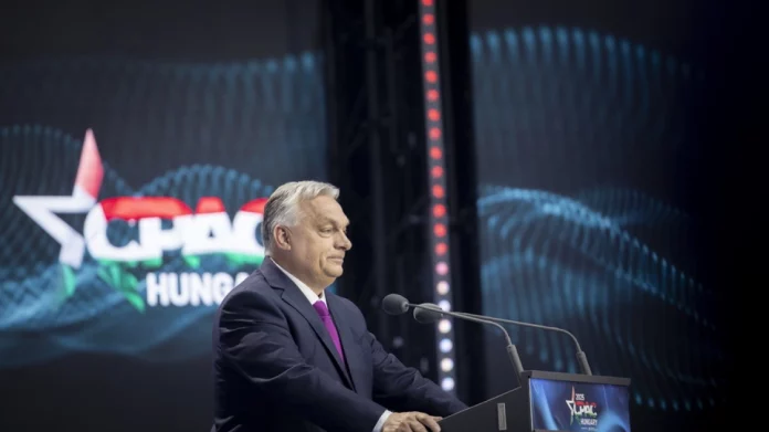 Ο Τραμπ μας έδωσε ελπίδα για μια φυσιολογική ζωή, λέει ο Όρμπαν στους Αμερικανούς ακροδεξιούς