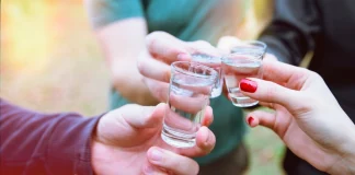 Θεσσαλονίκη: Στο νοσοκομείο ανήλικη μετά από κατανάλωση αλκοόλ – Συνελήφθη ιδιοκτήτης καταστήματος